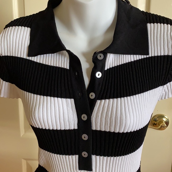 Contemporary  belted top - Picture 2 of 6